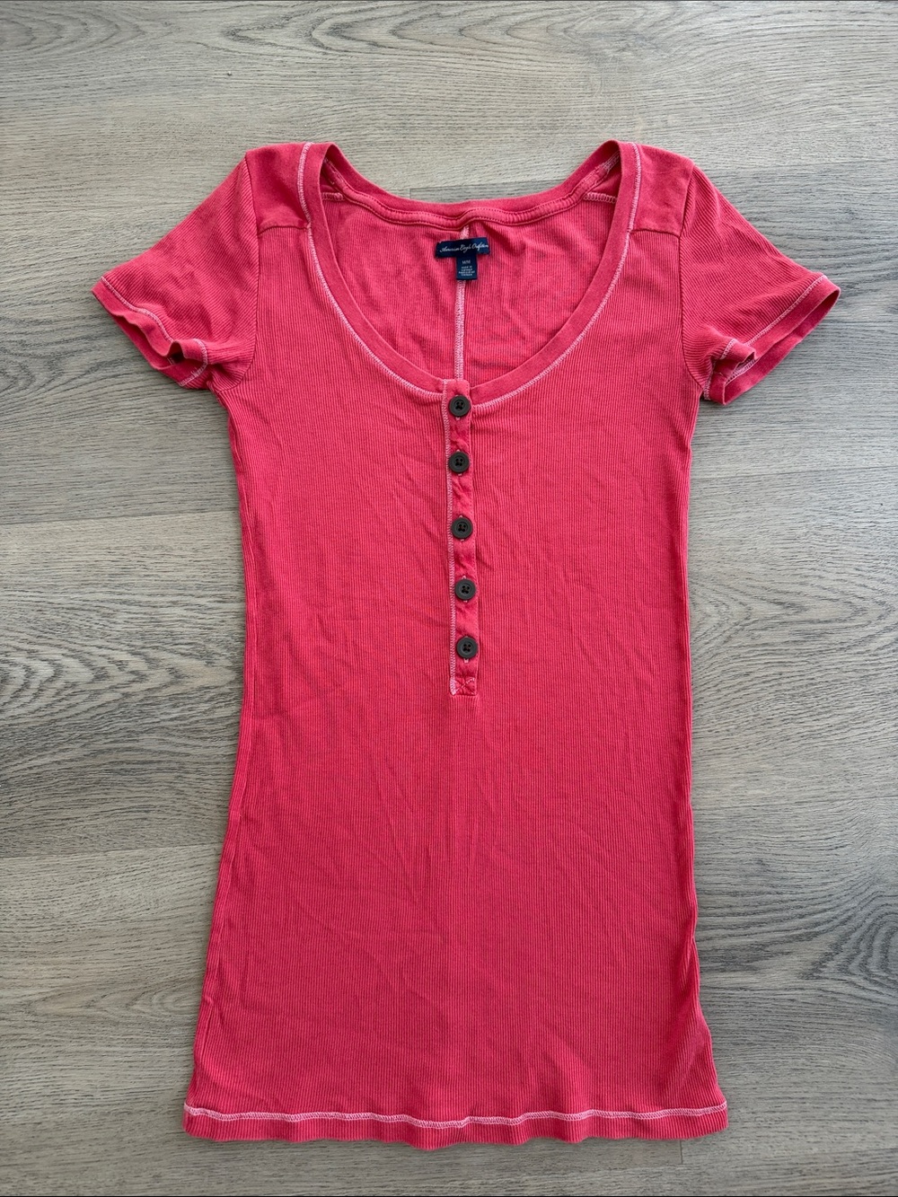 Y2K American Eagle Outfitters Coral Pink Short Sleeve Henley Top